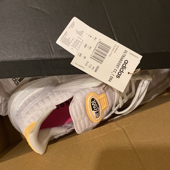 BRAND NEW ULTRA BOOSTS - Picture 6 of 6
